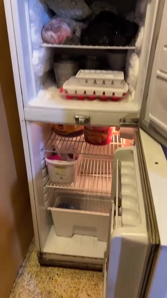 هلو عيني هاي ثلاجه للبيع والله نضيفه حيل بس لان صغيره جبت وحده جبيره وماعندي مكان سعر خاص واذا تحبون توصل لحد باب بيتكم وامانه الله ورسوله هذا تصويرها اليوم


**إذا كنت صاحب هذا الإعلان وتريد حذفه لأي سبب، رجاءا أرسل رسالة إلى الدعم الفني**