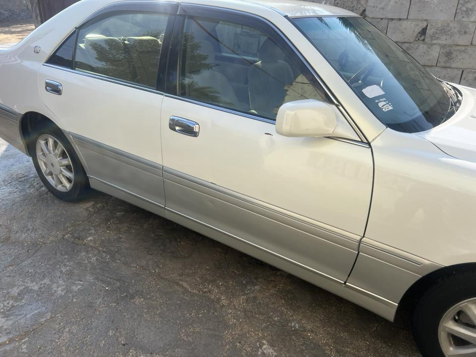 يالله سياره ملكه دكمتين  موديل 2003للبيع  مكفوله كفاله عامه من الكص والعيب الشرعي  سياره بدون ارقام   سعر ٨٠ وبيها مجال. ***********
