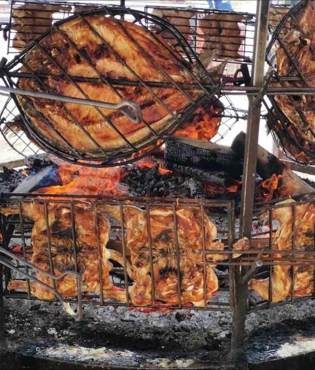 جديدنا ❤️❤️يتوفر غدا ع الغداء سمك مسكوف  ودجاج ع الفحم 
للحجز ***********
