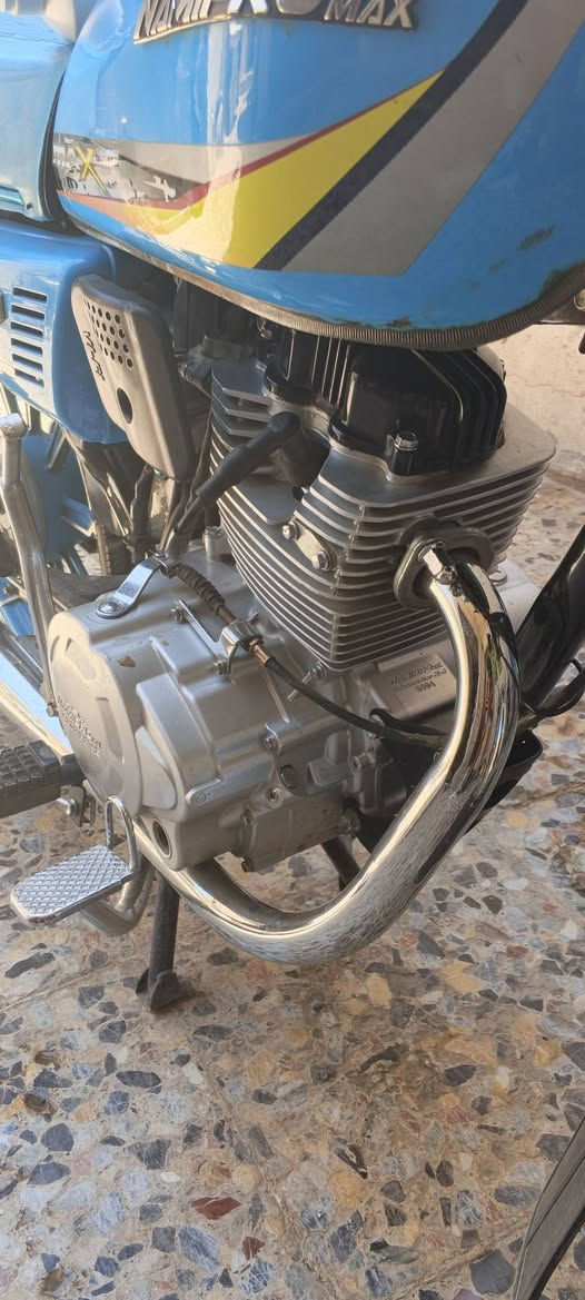 سلام عليكم دراجه ايراني 5 كير محرك 200cc  الدراجه خير من الله  والنضافه مثل ما تشوف اغراضها كلها بلاد   والدراجه بل حقيقه احلى  الدراجه مديل 2024  نضيفه الى ابعد الحدود العنوان بغداد  حي ارو  السعر750. او مراوس بسونك حسب القناعه  واتساب *********** متواجد
