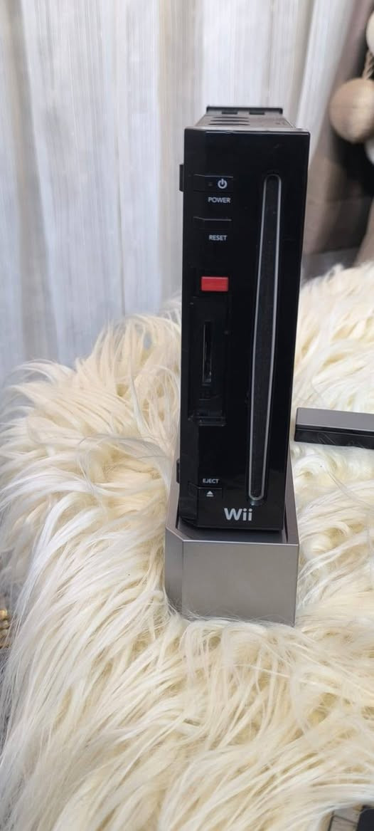 سلام عليكم
Wii
لون اسود 
كامل ملحقات 
غير مهكر 
السعر 50,000


**إذا كنت صاحب هذا الإعلان وتريد حذفه لأي سبب، رجاءا أرسل رسالة إلى الدعم الفني**