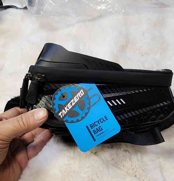 اغراض منوعة خاصة بالدراجات الهوائية 
كل قطعة ومكتوب سعرها.
للحجز او لمزيد من المعلومات ارسال رساله على الماسنجر او على رقم الواتساب *********** 
توصيل بغداد والمحافظات 5 الاف
