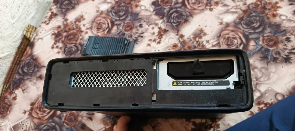 للبيع اكس بوكس 360 
الجهاز نضيف 100/100
وجهاز مفتوح تنضيف فقط 
مع يدتين تجاري 
ذاكره250 
وبي 140 لعبه كله قويه وحديث 
ومع كيبل اشدي مه فيشه للتلفزون قديم والحديث 
ومحوله اصلي 
كل هذا بي 90 الف وبيه مجال للطيبن 
ماعندي توصيل


**إذا كنت صاحب هذا الإعلان وتريد حذفه لأي سبب، رجاءا أرسل رسالة إلى الدعم الفني**