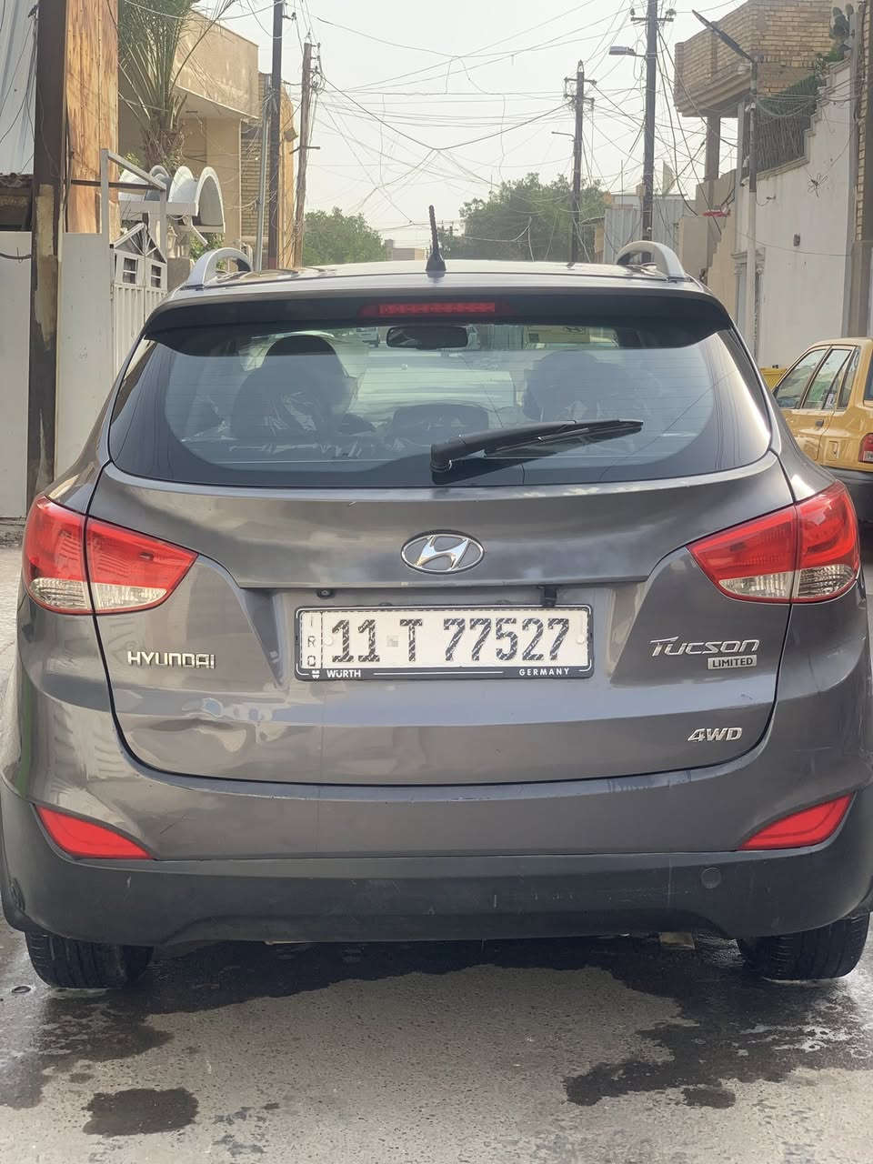 توسان ٢٠١٦ خليجي فول مواصفات بانوراما فورويل كامرة دوارة  محرك دوش تحكم ستيرن جهتين منضومه غاز كامله سيارة مكفولة كير +محرك قطرة صبغ مابيها حتى البلاستك مكفول سيارة جديدة على وضع الشركه بأسمي رقم انكليزي ماشيه١٠٠
رقم الهاتف ***********
واتساب ***********
سعرها 155 
مكاني بغداد الأمين شارع النواب
