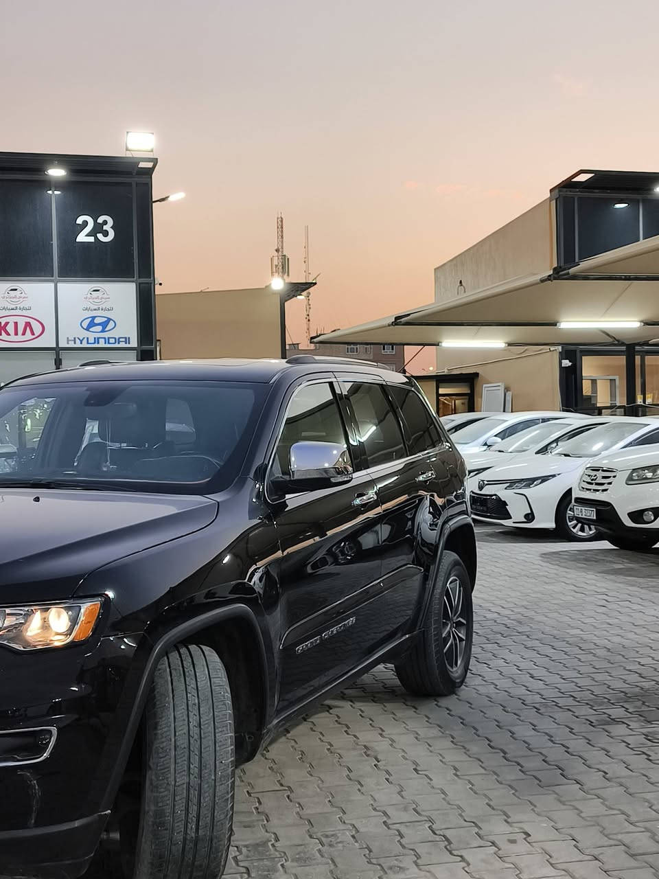 السلام عليكم جيب شروكي 2021 لمتد فولل حادثها بنيد مصبوغ وجاملغ تعديل بارد فقط طاگ ايرباك بردة ودشبول سيارة بصمة فتحة كشنات جلد كهرباء فول تحكمات ستيرن فور ويل انضمة قيادة وخير من الله ماشية 65 ألف كيلو سيارة جديدة مناقصها شي ب265 وبيها مجال للطيبين مكاني كربلاء ***********
