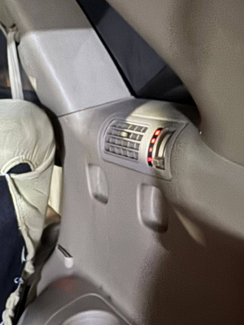 سلامه عليكم خوان  سورنتو  موديل ١٥ من  كفاله عامه ماشيه ٨٣ خليجي محرك٤.   ٧راكب بصمه جلد كراسي كهرباء يدات ستيل مري شفط مري قلاب شاشه كامره خلفيه عن بعد داخل بيجي كشانه كهرباء هيترت تدفئه تبريد بك لد مري شفط تايرات شركة العامة سياره جديده مال جناي المواصفات فول مواصفات عده لفتحه  لايت زنون بلادي مري شفط  بصمه فور ويل زراكات  ٥ ويل كب  رجان بس جناي يتصل عنواني رمادي بعلي   سعر ١٤٥ بي مجال.    ***********  محرك 2400
