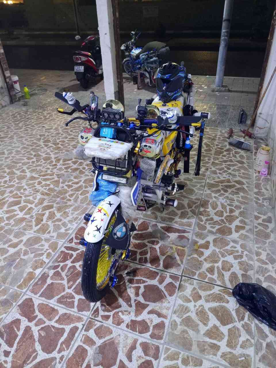 سلام عليكم ورحمة الله وبركاته
دراجة تايكر موديل 2025للبيع السعر 1300 بيه مجال قليل بدون غراض ب900وبيه مجال دراجة مفوله بعد احلى من الصور مكان خمسه كيلو الرقم ***********
***********
