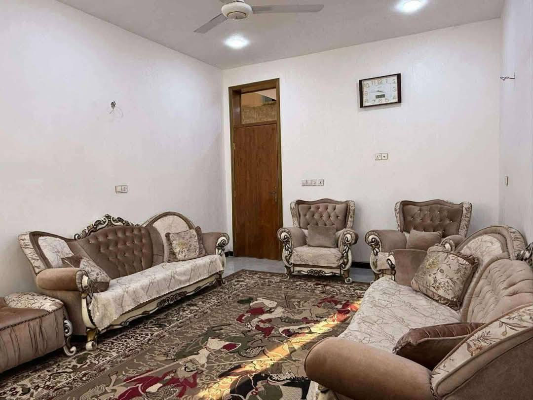 دار للبيـــــــــــــع مساحه ١٣٠م واجهه ٧م طابو صرف طابقين العنوان الديوانيه حي الفرات اتصل *********** وتساب  
لا اتواجد عل حساب وشكرا للجميع مندوبة زينه بنت راوة
