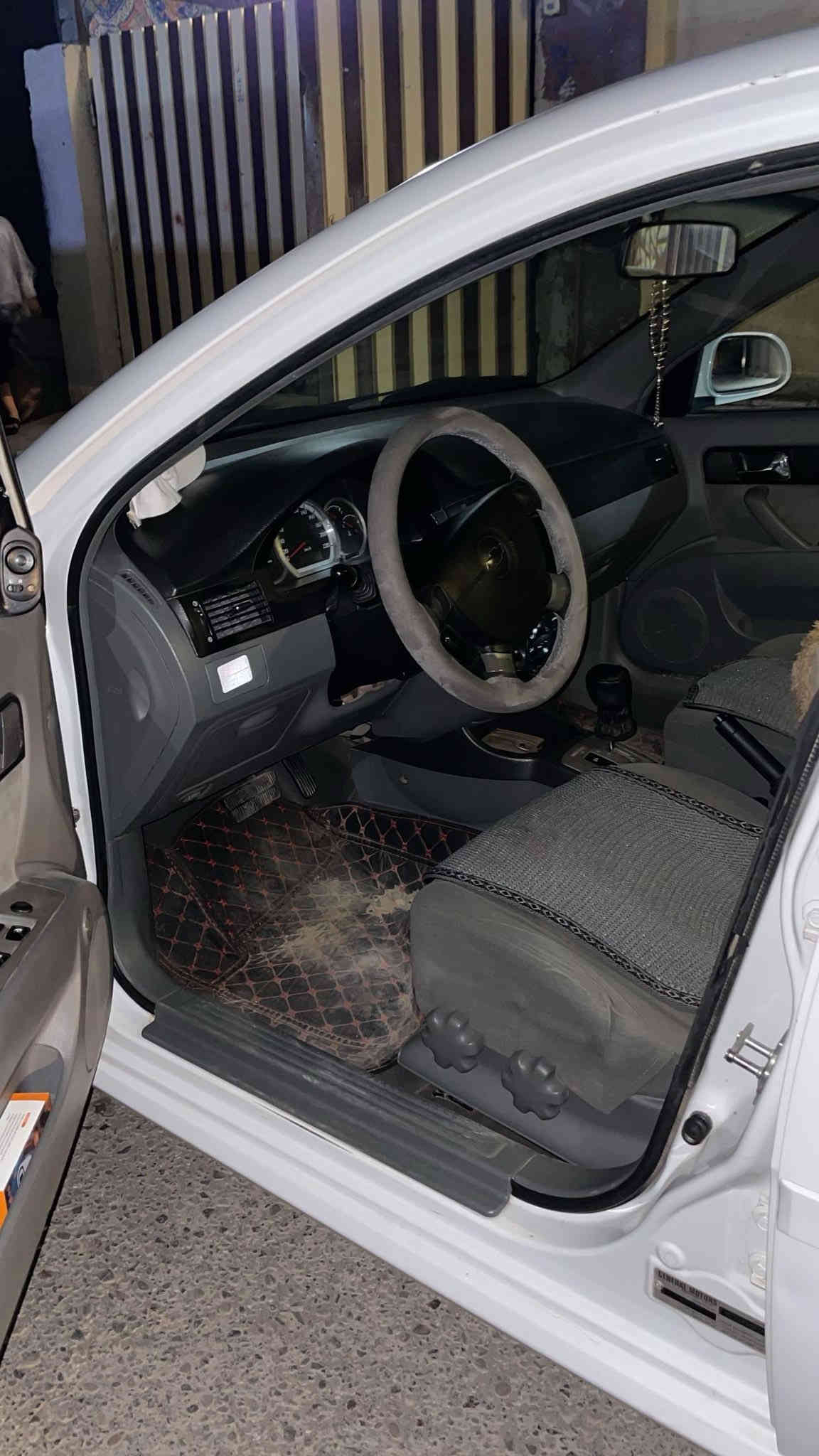 اوبترا 2011  
كلين بيها مكانات بارد  تبريد  مكينة 16  رقم صلاح الدين باسمي صار هزة وسنوية صار شهر مجدد   بيها طخه فوك باب النفر زغيرة  طخم تاير جديد  باتري جديد. مكينة شرط  السعر 92   واذا اكو الانترا مقدس محرك 20 مراوس او سيراتو  نفس السعر ***********
