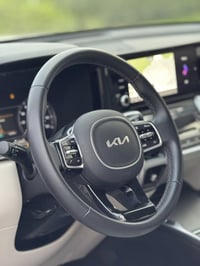 كيا سورنتو موديل 2023 بدون ايرباك ماشية 16 الف واردامريكي محرك 2500 بد...