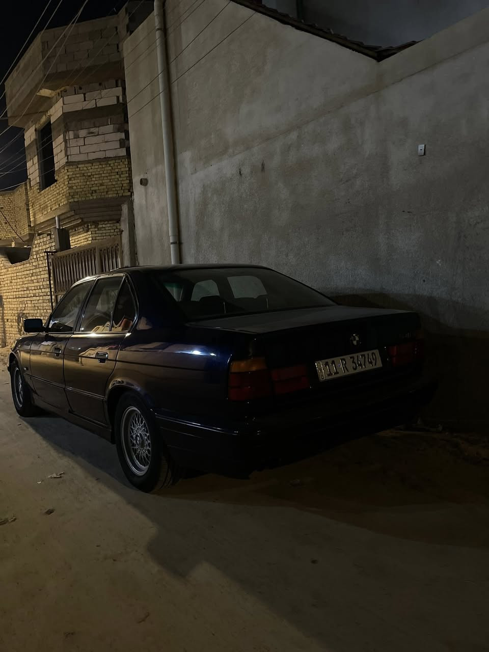 BMW525 للبيع لون نيلي داخل عسلي رقم بغداد انگليزي  رمكان بصرة قرب جسر المعارض رقم ***********
