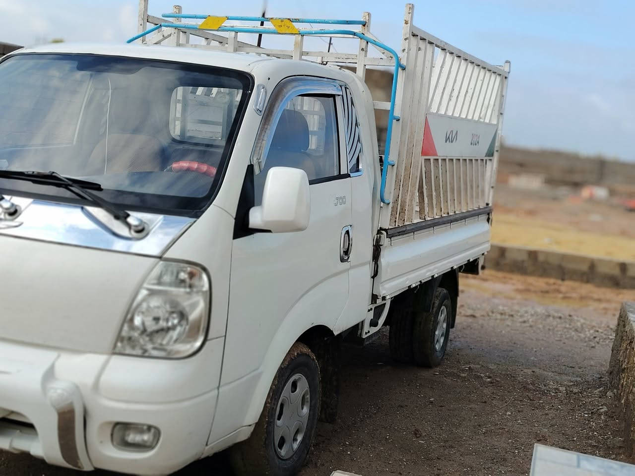 السلام عليكم
كيا حمل 2009 رقم كركوك وسنويه لل 28 حصه كاز شاصي ومحرك شرط بيهه مكانات صبغ سياره جاهزه 
عنوان كركوك الحويجه 
سعر 95 وبي مجال حك الجيه فقط 
للتواصل 
***********
