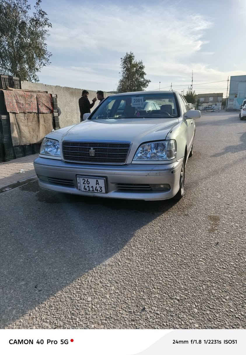 السلام عليكم عيوني ملكه 2001للبيع بسمي هزه جديده سنويه جديده شاطي 175 مكينه ديفور لل جبير3دكم ستيرن كهربائية كشنات كهربائية  مكفوله من كص نقل او من ضربه قويه بيه ضخات كدام العين *********** عوزه ترتيب السياره بيه القماره جيلاتنه تعبان
