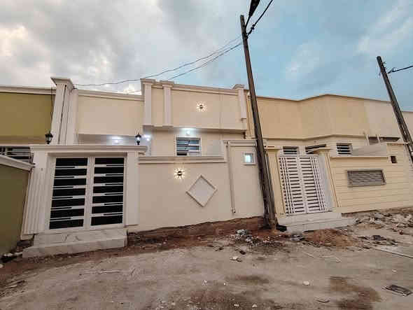 يالله يعلن_مكتب_ألخليج_للعقار
بيت للبيع طابو زراعي سند 25 في النجف –

مقابيل ملحق  قرية الغدير 🏡عامود 315 شارع لمطار 
الاتصال *********** واتساب 

📏 المساحة: 110  متر 
💰 السعر:💲 48  مليون (قابل للتفاوض)
🏗️ البناء: طابوك 
🏠 الأساس والسقف: صب  كونكريت

مواصفات البيت:
✅ غرفه نوم 🛏️
✅ صالة 🛋️
✅ مطبخ 🍽️
✅ صحيات 🚿
✅استقبال 
عنوان مكتب ألخليج مقابل عامود 315 شارع لمطار صب 
الاستفسار ***********
