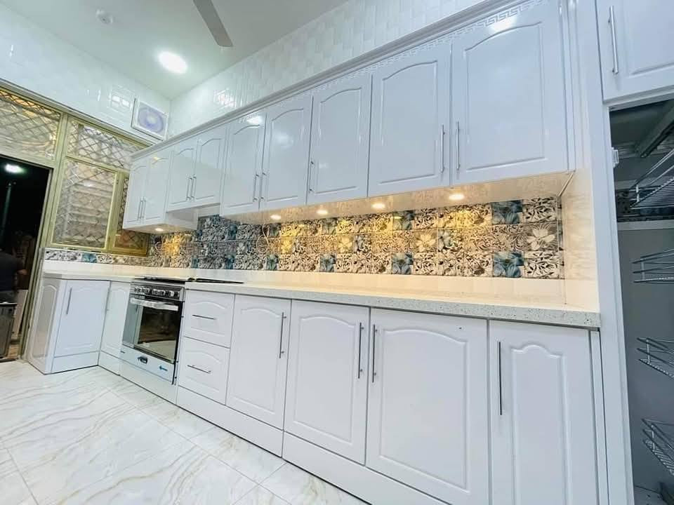 ❗️❗️ تبيه تنبيه تنبيه مهم ⛔️⛔️😱 عوائلنا  المقبلين على شراء المطابخ
قبل لا تشتغل مطبخ  شاهد المقطع كاملا😱😱 
 راح اشرحلكم بشكل مفصل 

 ١.  المقطع تركي حصرا سمك عالي جدا جدا 
٢.  البليت ثقيل وبيه جسور اضافيه يعني ضمان البليت تخلي طابوك  لا بلوك وميكول اخ راسي ولايهتز 

٣.   كل باب بيهه ٣ نرماده يعني وره خمس سنوات اذا فكرت تعطل الباب بيهه نرماده احتياط وهم تشيل حمل الباب لان أبواب الخشب  ثكيل  
لا  ومو بس هذه 

 ٤.  كل مقطع راح يتحشى بخشب
يعني راسك بارد ومطمئن  

٥. الارجل النوعيه الثقيله  مو البلاستك 
 
٦.  المقابض او اليدات نوعيه ثقيله 

٧.  كل البليت ينشد برغي  +مسمار تونك يعني لايخلع ولاينفتح

٨. المجر مبطن بالالياكابوند وبوري  من الجهتين
والسلايت بولبرن هيدروليكي 

  ٩.  وكل كاونتر من الضهر بيه مقطع بوري يسند الكاونتر حته يتحمل ثكل المرمر

↩ #العنوان الكوت الكريمية⬇️ قرب المركز الصحي⤵️ مجاور الفرن
للاتصال....
***********
***********
