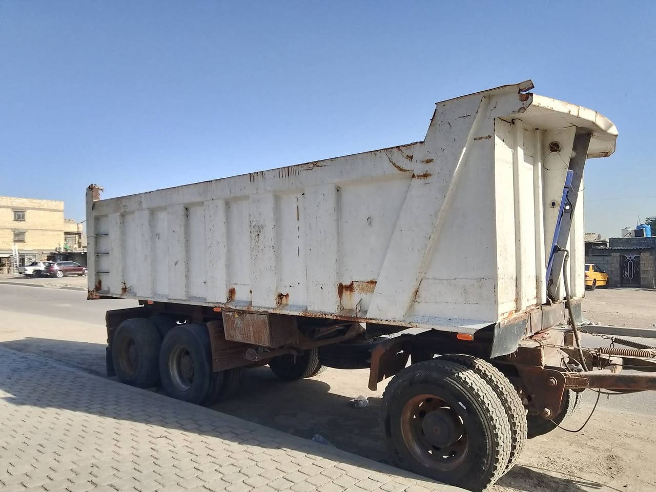 عربانه للبيع سعرهه 75تخم تاير 22ونص اكسلات جيف بولبرن سوبر بنز 22في بغداد ***********
