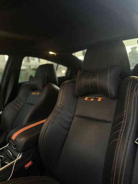 جارجر GT 2019 
خليجي فتحة سقف
41 الف كيلو 
كفالة بدون صبغ 
رقم بغداد 
لون احمر ناري مميز
٢٧٠ ورقة قابل للتفاوض
***********
