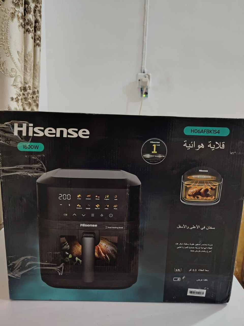 العنوان: قلاية هوائية هايسنس (Hisense) سعة 6.3 لتر - جديدة تماماً بالكارتون
​التفاصيل:
​الموديل: H06AFBK1S4
​الحالة: جديدة تماماً (غير مستخدمة نهائياً وعلبتها مغلقة).
​المواصفات: تحتوي على نافذة رؤية لمتابعة الطبخ، شاشة لمس ملونة، 10 برامج طهي تلقائية، وتدفئة مزدوجة (علوية وسفلية) مع تدريب هواء حار لطبخ صحي بدون زيوت.
​السعر: 125,000 دينار (قابل للمناقشة البسيطة للشراي ).
​الموقع: النجف.رقم الموبايل ***********
