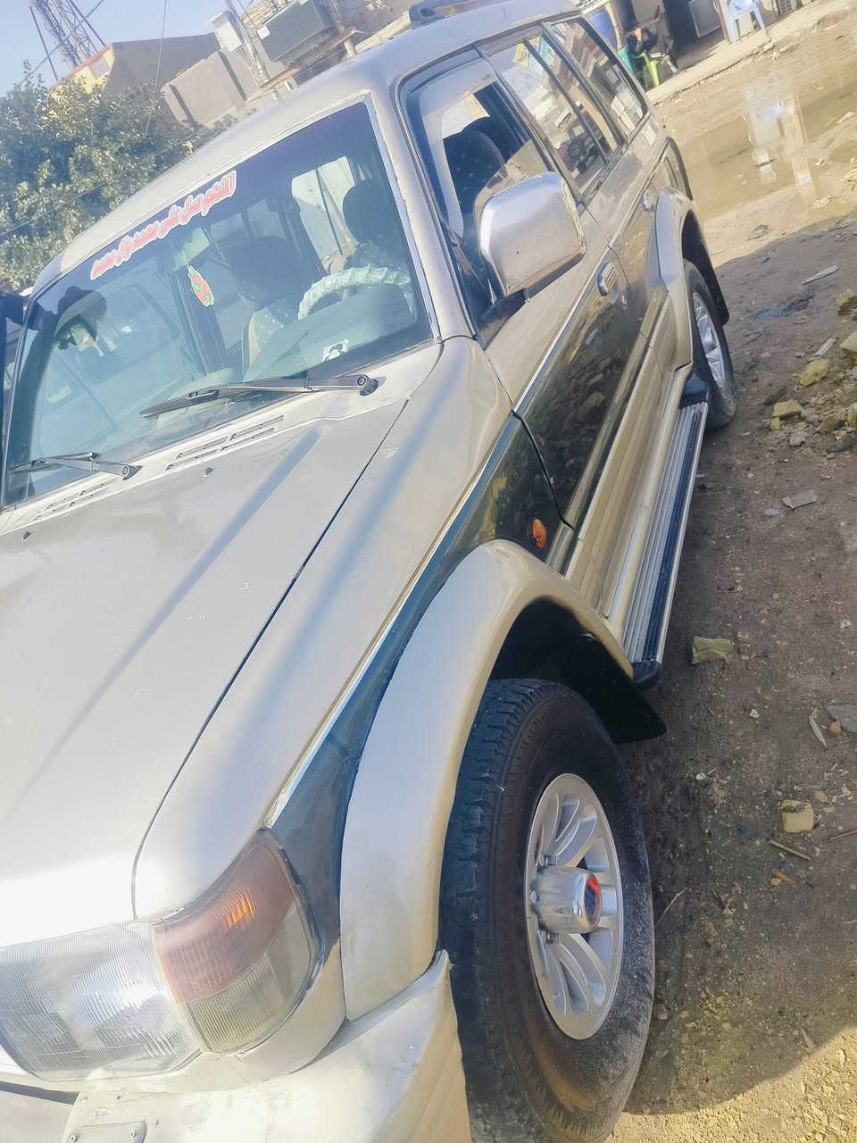 السلام عليكم من رخصه الأدمن باجيرو موديل 92 رقم بغداد مكينه وكير اوتو بانزين بلادي  تخم تاير كهربائيات شغاله دواخل جديده حداديه جديده بلادي بدون صبغ ايسر بلاد 
مكان السيارة بابل الحمزه الغربي 
موبايل ***********
***********

السعر 53 وبيه مجال 
سياره كلش حلوه
