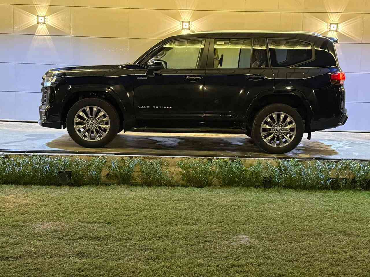 لاندكروز ساز بلاك اديشن موديل 2024 رقم أربيل 6 سلندر فول مواصفات مغلفه bbf مكفوله ماشيه 31 الف سعرها 715

الشراي يتصل ويدلل واذا مراوس عادي اراوس حسب القناعه 
مكان بغداد الدوره

***********
***********
***********
***********
