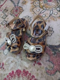 أحذية أطفال • جديدة • كلهن