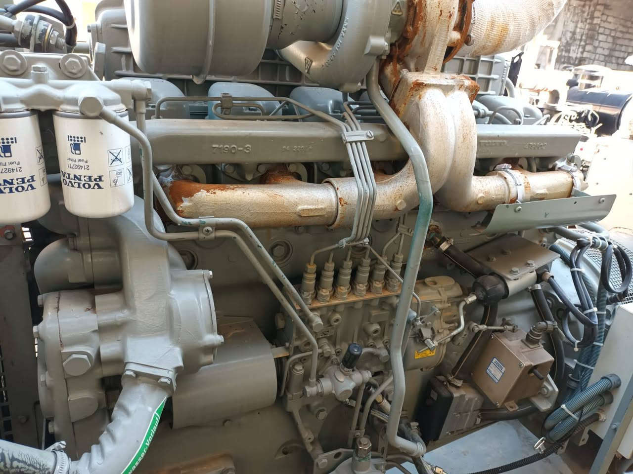 مولد فولفو 6 سلندر TD121  سوبر حفتر كولر وارد اوروبي توليد ميغالتي إيطالي 220KVA ساعات العمل قليل جداً وضع الشركــة اخو الزيرو شاشة نظام حماية فول اوتو شرط الشغل وشرط الفحـص العنوان اربيل للأستفسار الإتصال على *********** يوجد توصيل لكافة المحافظات وبضمان 🚚
