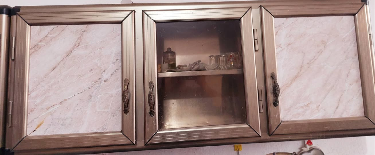 كاونتر ٤ قطع نظيف ومناسب السعر ١٧٥ السكلات ب١٥  قرب اسواق سمارك نهاية الخط
***********
