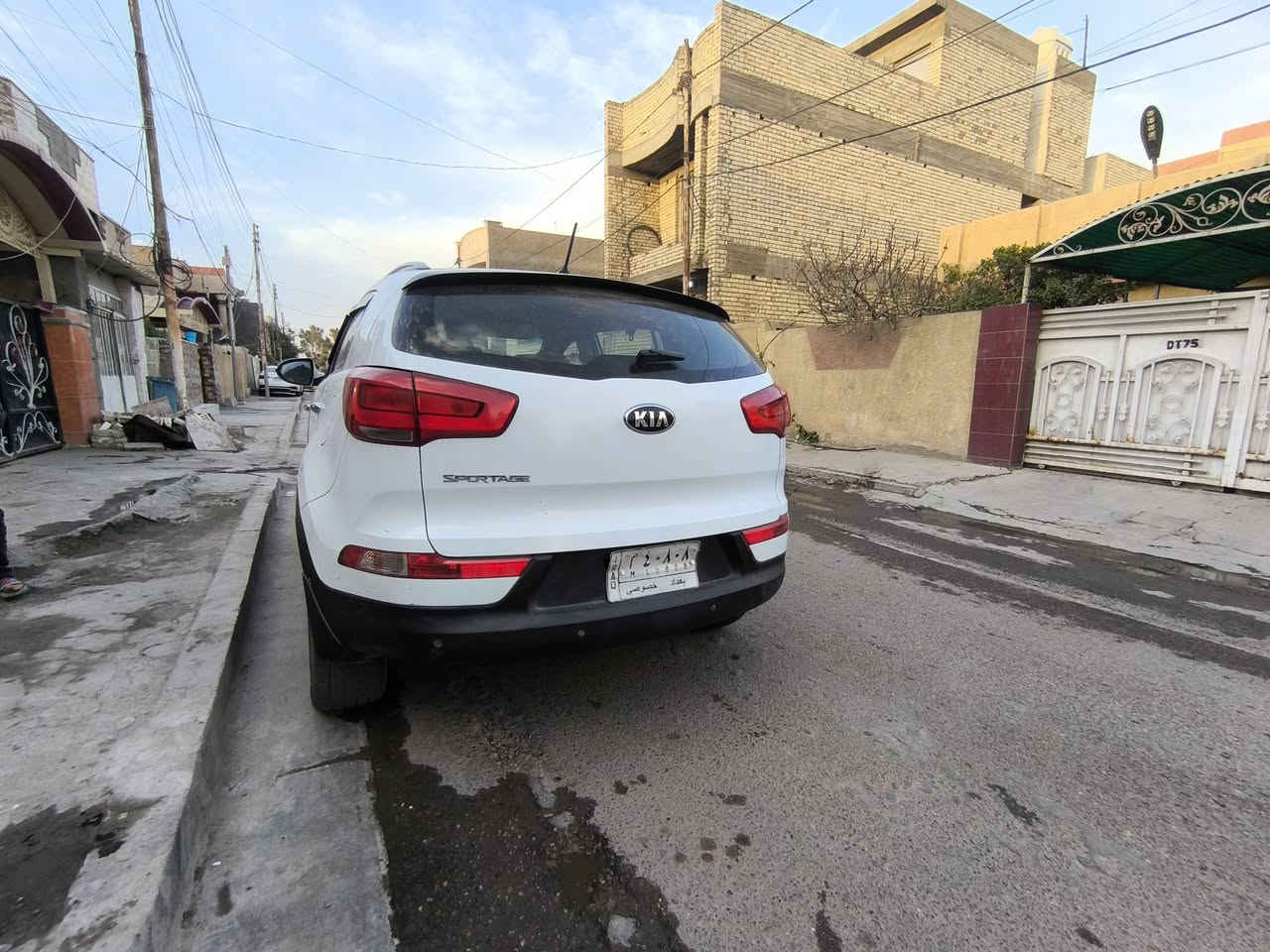 سلام عليكم سيارة اخت زيره ماشية 106 وارد خليجي تخم تاير جديد محرك خير من الله سيارة مال بيت تبريد تفئة شغال كهربائت كلهة شغالة موديل 2016 بيهة بس جاملخ مال سائق بدون دواخل سيارة بسمي تحويل ثاني يوم مكان سيارة بغداد الدورة سعر 160رقم الهاتف ***********
