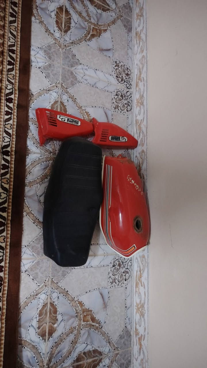 تناكي  و الصفايح   كشن رياضي  قيمهن و اخذهن


**إذا كنت صاحب هذا الإعلان وتريد حذفه لأي سبب، رجاءا أرسل رسالة إلى الدعم الفني**