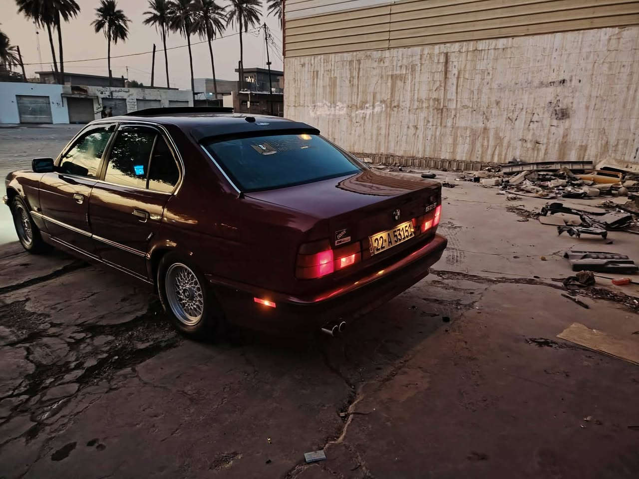 للبيع بي ام 1991 ‏حجم525/مسكر فانوس السيارة فول كير اوتو سلايت اربع جام كهرباء تدفئة تبريد صدر امامي خلفي جديد كير ومكينة كفالة رقم اربيل تحويل مباشر سيارة صبغ عام للجماليه فقط السيارة مصروف عليه وأحلى من الصورة السعر(77)ورقة وبيهة مجال اخوان اني مكلف بنشر اتصل على صاحبهة(***********)مكان السيارة ديالى المقدادية
