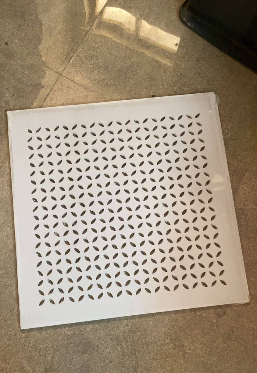 يا الله يا الله بيع غراض مطعم مستخدمه بأسعار مناسبه جدا جدا شرط جديده بالنايلون
ميز كاشير خشب MDF
ميز ستيل تفصال عراقي متر وعشرين
كرل بركر يشتغل بنظام الفحم ونظام الغاز 
سقوف ثانويه جبسن بورد بدون سجه فقط طابوكات
هوك ٢ متر + دكت ٣ متر + ساحبه كبيره ١٥٠٠ دوره
جكر بليت ستيل ٢ طبقه
العنوان بغداد حي الجهاد 
للاستفسار ***********

