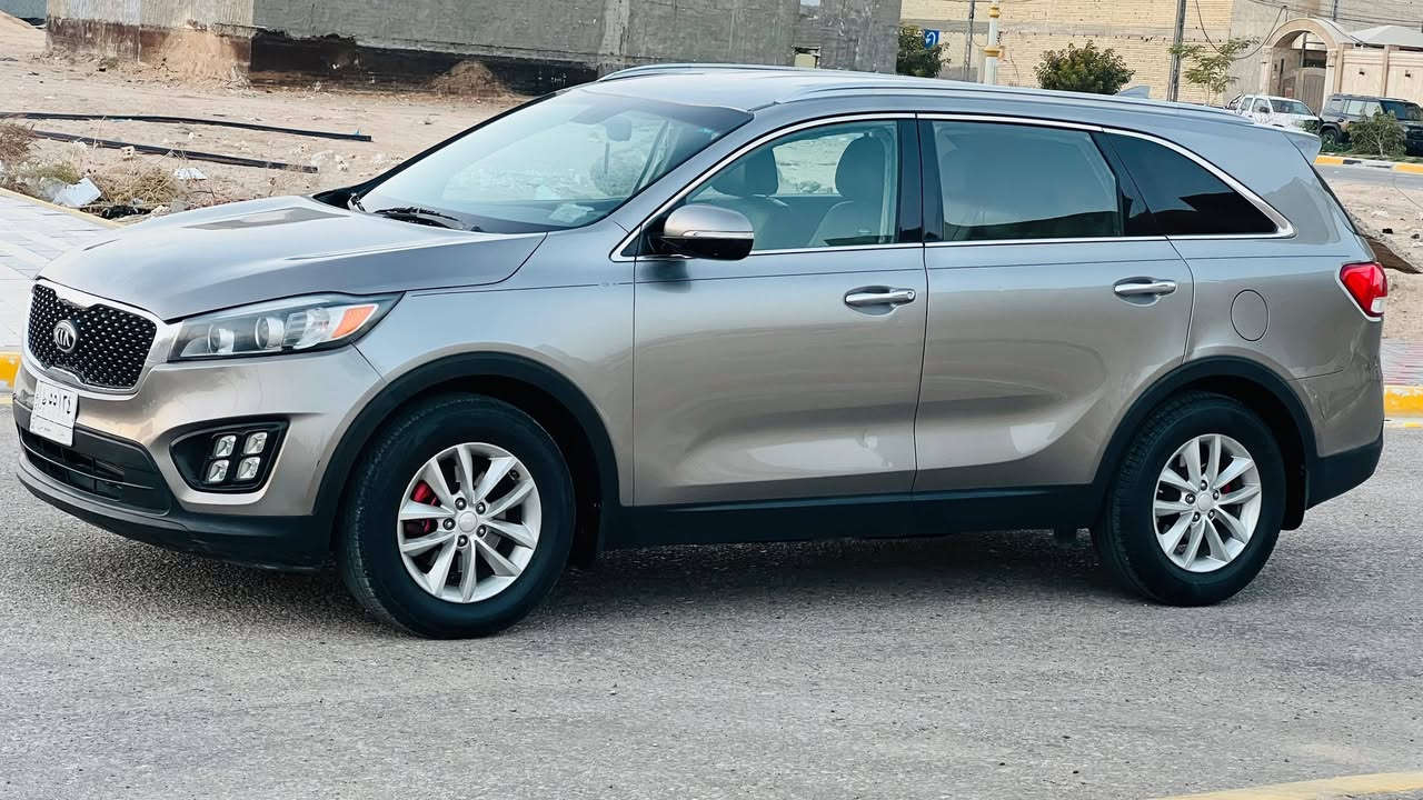 السلام عليكم للبيع كيا سورنتو امريكي موديل 2016 رقم بغدادحجم المحرك 4 سلندر   السعر 157ورقه وبيها مجال حادث بنيد فقط    بدون دواخل  حداديه جديده امامي وخلفي  مكينه وكير مكفولات تبريد ثلج سياره جاهزه ماشيه ميل100 مكان سياره كربلاء للاستفسار ***********
