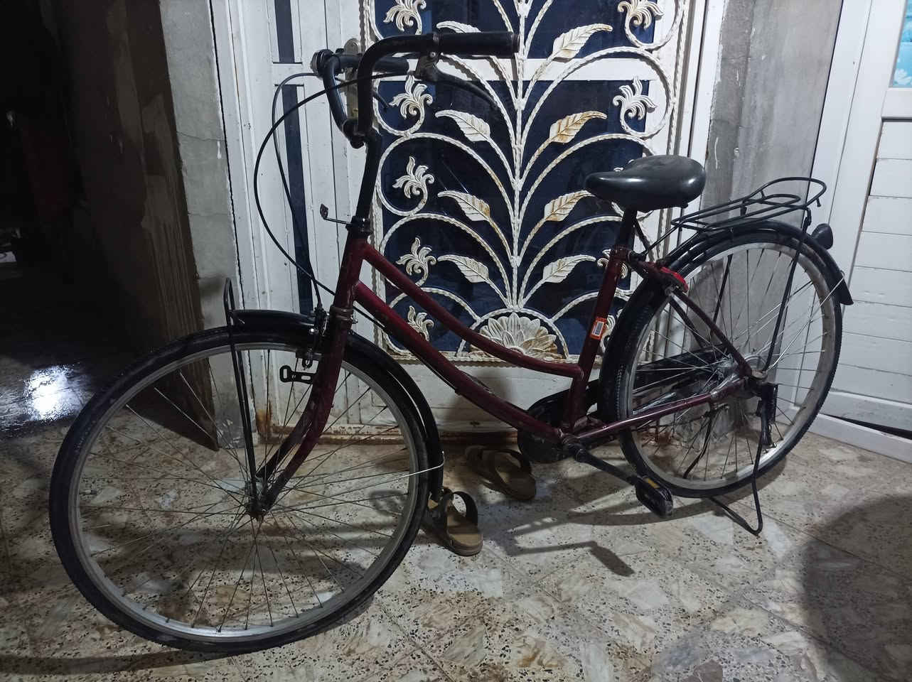 السلام عليكم باسكل اللبيع حجم 26 السعر 100وبي مجال ***********
