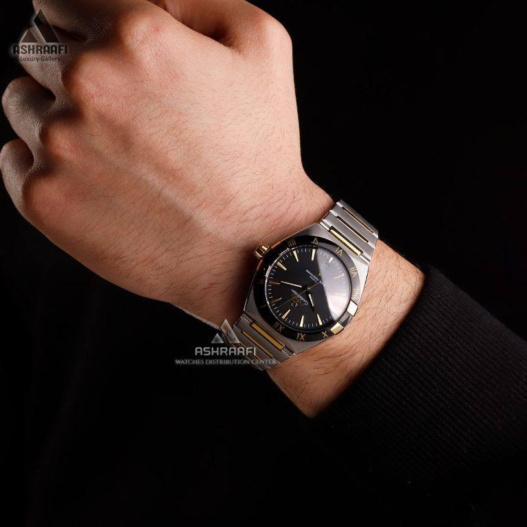 ساعة من ماركة اومكا Omega x Swatch MoonSwatch وارد اوربي
الهيكل والإطار (Exterior)
المادة: مصنوعة بالكامل من الفولاذ المقاوم للصدأ (Stainless Steel) عالي الجودة.
الإطار (Bezel): يتميز بإطار من السيراميك الأزرق المصقول، مع أرقام رومانية مصنوعة من "الجراند فو" (Grand Feu) الأبيض، مما يضمن ثبات اللون ومقاومة الخدش.
المينا والعقارب (Dial & Hands)
المينا: مصنوع من السيراميك الأبيض اللامع، مما يعطي تبايناً حاداً وجميلاً مع العناصر الزرقاء.
العقارب والمؤشرات: العقارب وشعار أوميغا والمؤشرات كلها مطلية باللون الأزرق المتناسق، ومصممة بأسلوب "الفاسيت" (المضلع) لتعكس الضوء ببراعة.
التاريخ: نافذة التاريخ موجودة عند موضع الساعة 6، مما يحافظ على تناظر وتوازن شكل المينا.
السوار: سوار معدني متصل بتصميم انسيابي مريح جداً على المعصم.
مقاومة الماء: مقاومة للماء حتى عمق 50 متراً (مناسبة للاستخدام اليومي والسباحة السطحية).
 السعر 85 الف مع توصيل وعلبه


**إذا كنت صاحب هذا الإعلان وتريد حذفه لأي سبب، رجاءا أرسل رسالة إلى الدعم الفني**