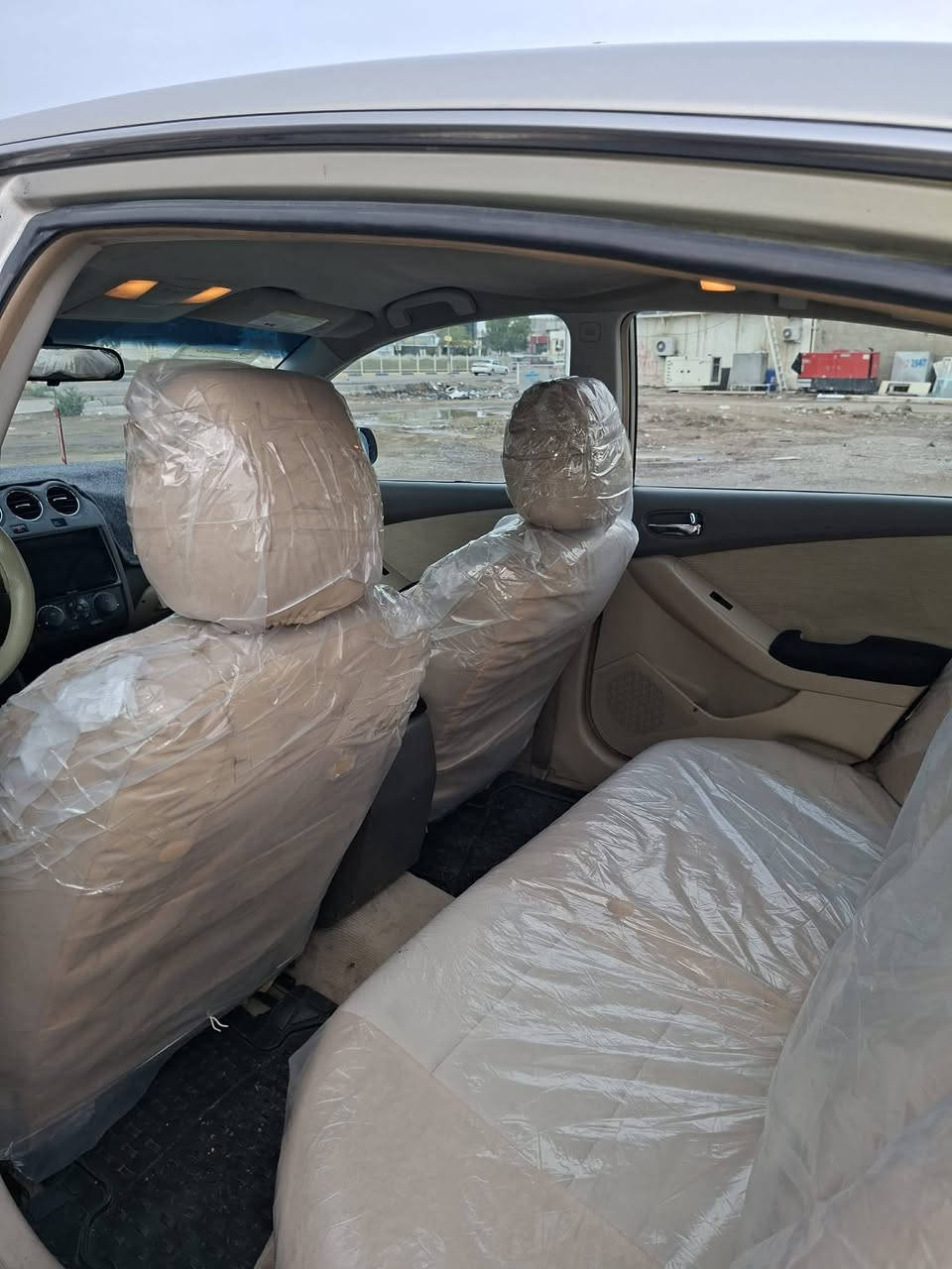 سلام عليكم عندي نيسان التيما موديل 2010 رقم اربيل الدولي بأسمنه سنويه لل30 سيارة ضرره جاملغ خلفي بدون دواخل وبيه قطع صبغ ابيع احزام بدون دواخل صدر جديد كير محرك جديد تبريد كله جديد تخم تاير محرك 2500 السيارة مال جناي ما متعوبه خير من الله 
السعر 85 وبيه مجال 
العنوان ديالى بعقوبة 
اتصال ***********
