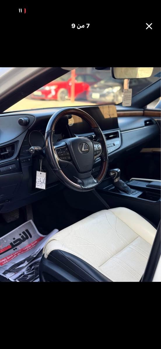 السلام عليكم
لكزز es300 هايبرد فئة لكجري موديل 2022 داخل ابيض وارد اوربي فول مواصفات بيها قطعتين صبغ جاملغ خلفي وقبغ جنطه فقط وبيها مكانين pdr مسويها عداد السياره ٦٠٠٠٠  كيلو مو مايل رقم بغداد باسمي
التواصل مع الرقم ***********
