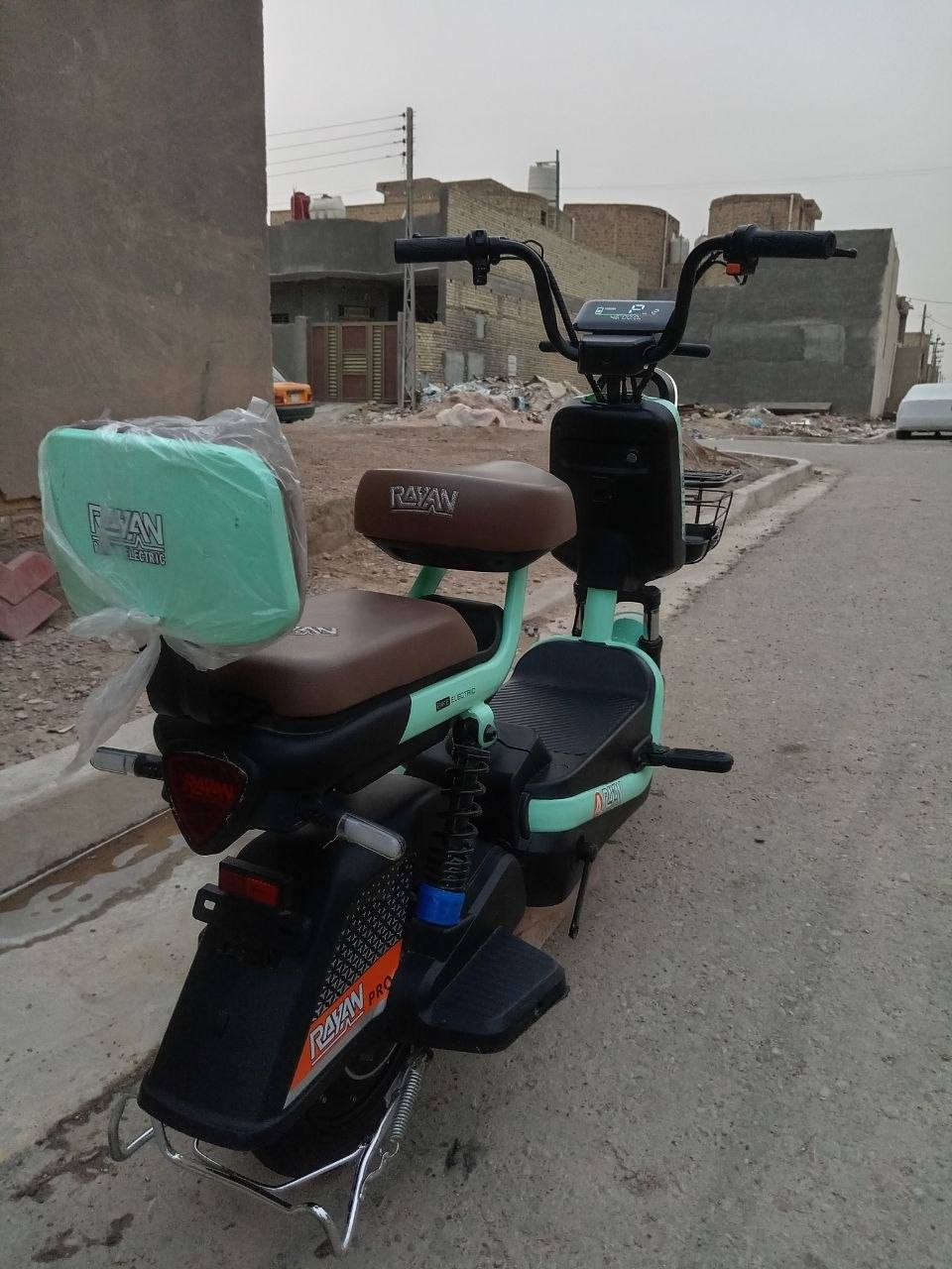 دراجه شحن ريان برو حجم 14 جديده
2025
اربع بطاريات 
3 نمر
السرعه 40 حقيقي 
اشاره يمين ويسار وشاشه 
و سويج + بصمه 
تشغيل من بعد من خلال البصمه
السعر 4500وبي مجال 
للستفسار خاص
المكان ميسان


**إذا كنت صاحب هذا الإعلان وتريد حذفه لأي سبب، رجاءا أرسل رسالة إلى الدعم الفني**