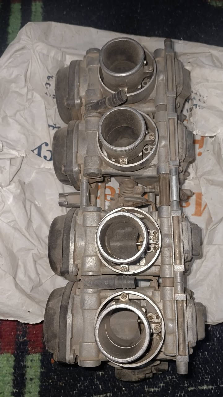 كربراتير+دينامو+مارش+طرمبه بنزين+كتاوت+ماستر فرامل.   للبيع قطع غيار ياماها 900


**إذا كنت صاحب هذا الإعلان وتريد حذفه لأي سبب، رجاءا أرسل رسالة إلى الدعم الفني**