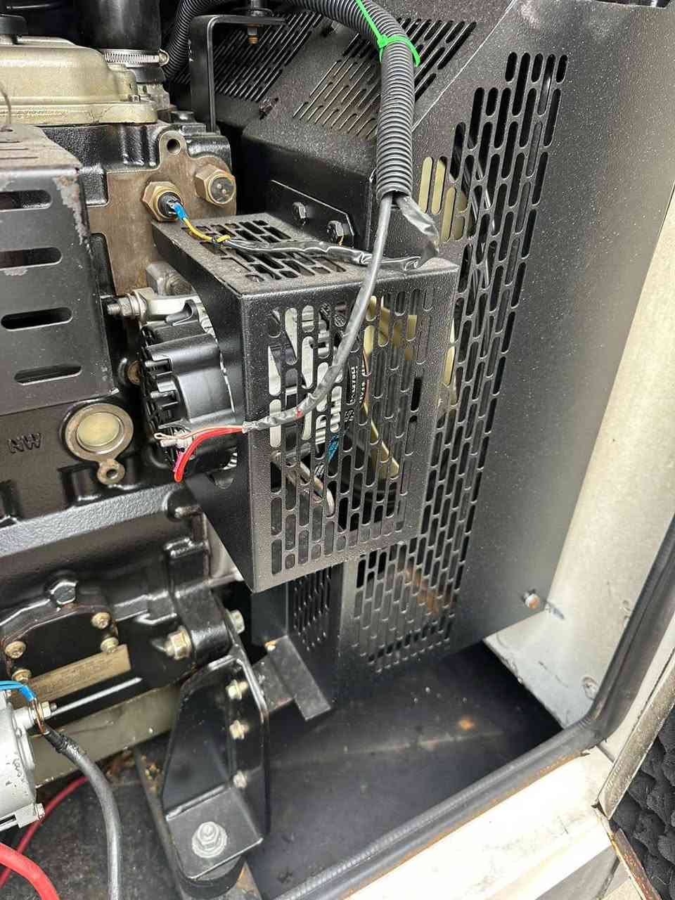 السلام عليكم. 
مولد بيركنز.  حديث  3 بستم    33 كيفي 
آخو الجديد  نظام اوتو. تشغيل إطفاء ذاتي
ما مفتوح بي ولا برغي  لا صرف ولا بخار 
العنوان أربيل 📍.  يوجد توصيل. 🚚
للتواصل.   ***********.
