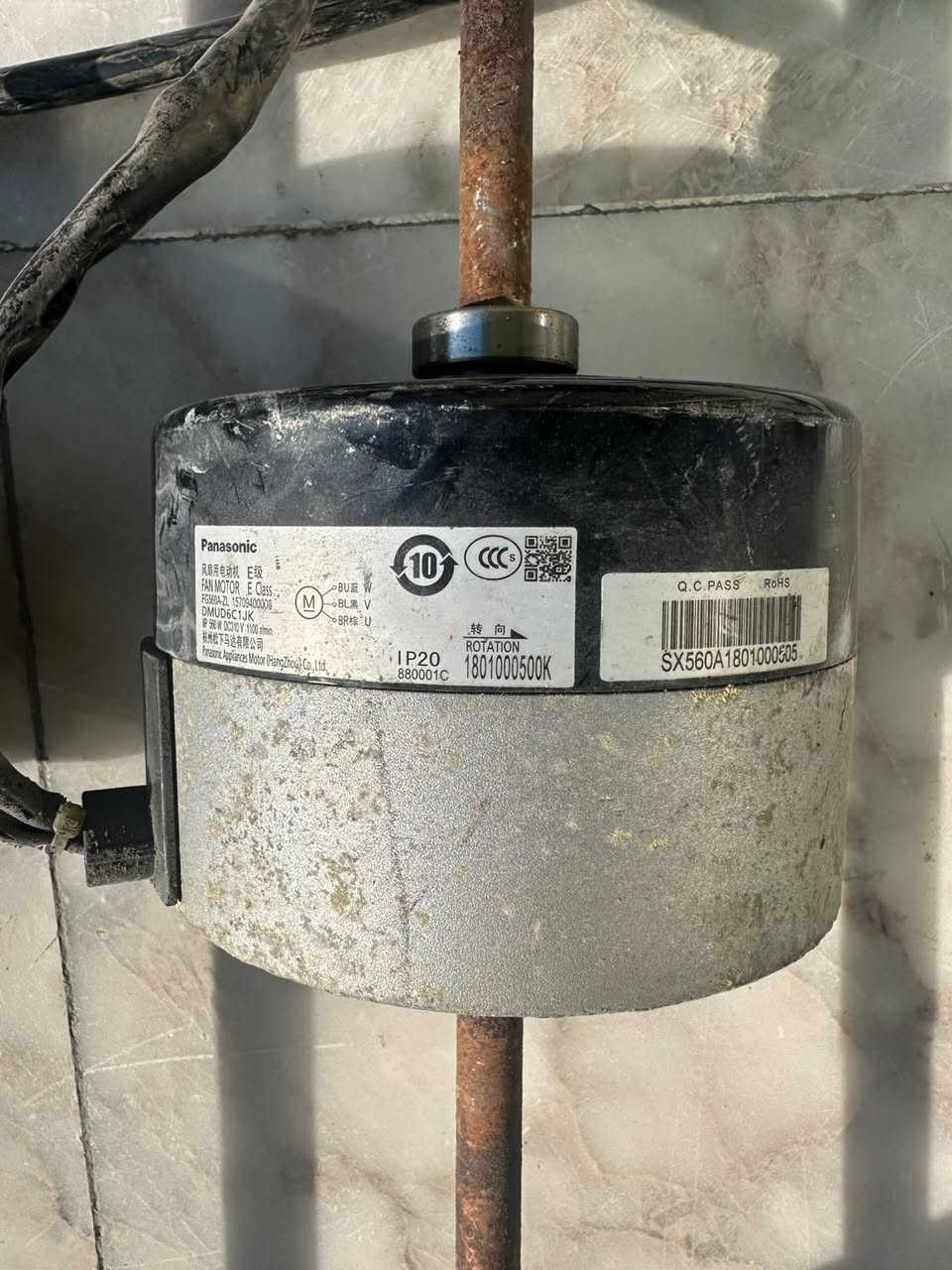 السلام عليكم عندي هاي الفانات لبيع ***********
