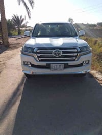 وايت ادشن • ٢٠١٧ • ٦ سلندر