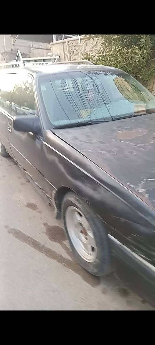 السلام عليكم ورحمة الله وبركاته من رخصة الادمن سياره اوميكا استيشن موديل ٩٢ رقم صلاح الدين اتعهد بل محرك ٢٠٠ مفتوح والكير عادي والاكسن  والصدر أمامي وخلفي وتخم تاير وباتري جدد ويل كب السياره خير من الله شغاله في شورجة الجمهوري بغداد مكاني بغداد السيديه *********** ابو قيس
