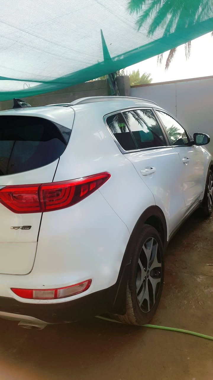 السلام عليكم
بسم الله 
كيا سبورتج خليجي جيتي لاين موديل 2016 شكل 20 الشركة الدولية ع ايد وحدة من الزيرو

ماشية 85  حقيقي
فول مواصفات ١/١ معروفة 
رقم بغداد دولي  تحويل ثاني يوم
كفالة عامة
بانوراما.
بصمة دخول وتشغيل.
سايد بريك بصمة.
مانع منحدرات.
شاشة كبيرة.
اريل نفكيشن.
شاحن واير ليس .
شفتات سرعة.
اوتو هولد.
جنطة كهرباء.
كشنات جلد بلادي و كهرباء.
.داخل لونين حمصي واسود.
حساسات 180 درجة امامي وخلفي.
خمسه ويل كب .
قطعتين تبريد بيانو.
كامرة خلفيه.
تحكم ستيرن جهتين ونوع حرف D.
وبعد بيها هواي مواصفات GT line معروفة
شاشه قرائه الاعطال
 .3 انضمة قيادة  
سيارة جاهزة من كل النواحي صدر تايرات باتري جديد
السعر 180$ بيه مجال بسيط جدا
العنوان بابل حلة 
***********
