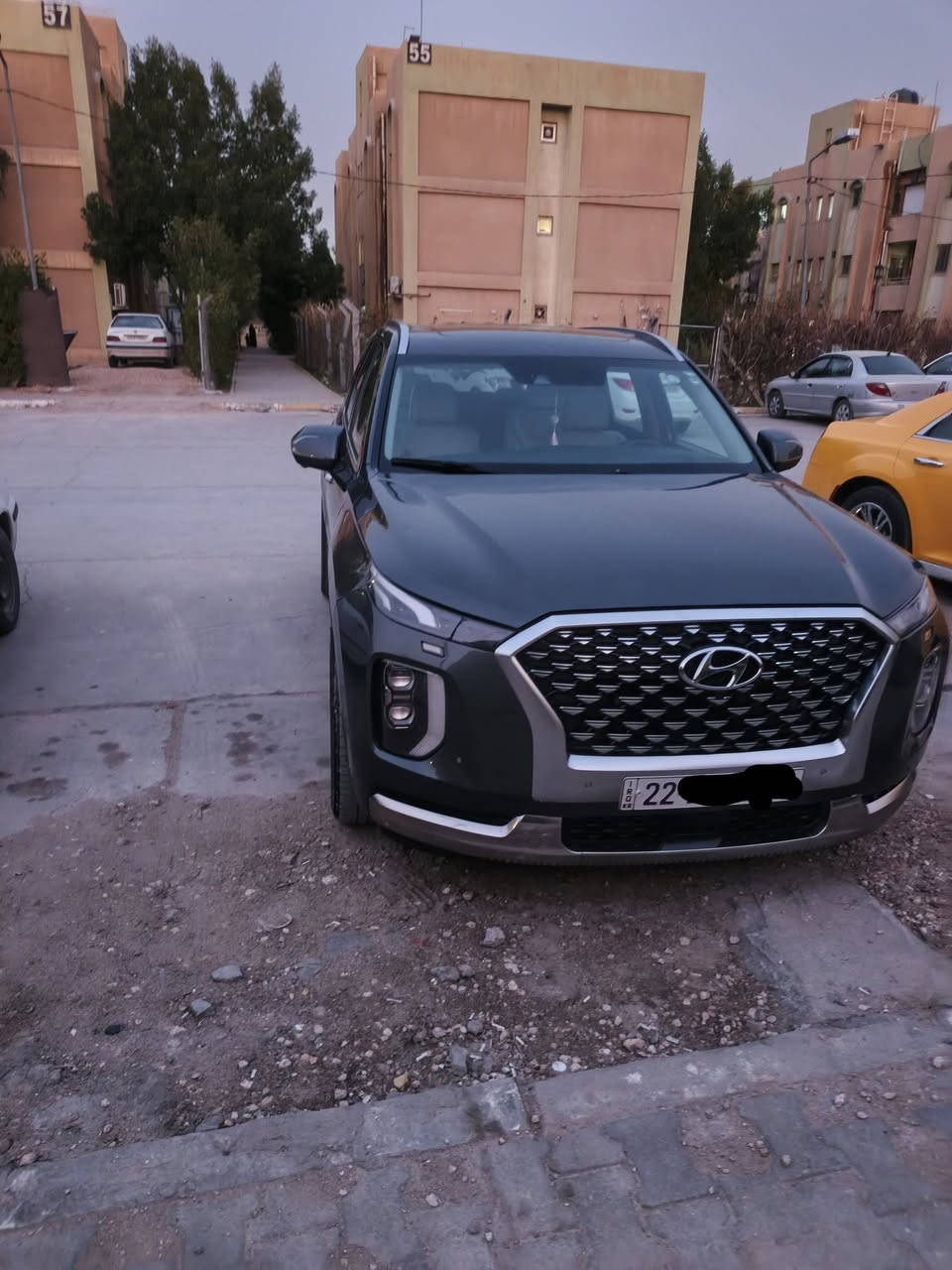 السلام عليكم شباب سياره بني سايد للبيع مكاني نجف سياره فول تلكرافت كش مات ViP خمس كامرات ضربتهه بنيد فقط أي ستفسار هنا ***********
