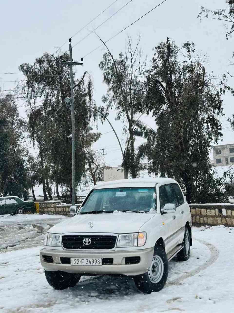 مۆنیکا مۆدیل 2003
***********
***********
  ڕەقەم ئەسڵی
گێڕو مکینە بەشەرت
سەنەوی نوێیە 
بێ سبوخ بێ لێدران
سێ ڕوبح 
هەموو گیانی بەشەرت 
لە شاری کۆیەم كويسينجاك, أربيل
