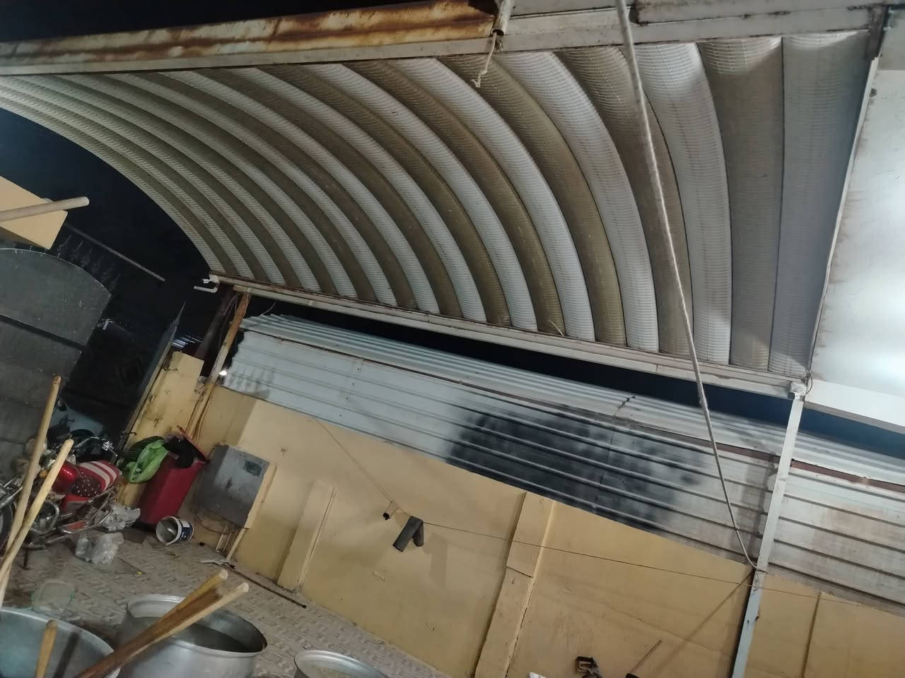 السلام عليكم سقيفه كيسبان ٦٠ متر للبيع سعر المتر ١٥ الف ***********
