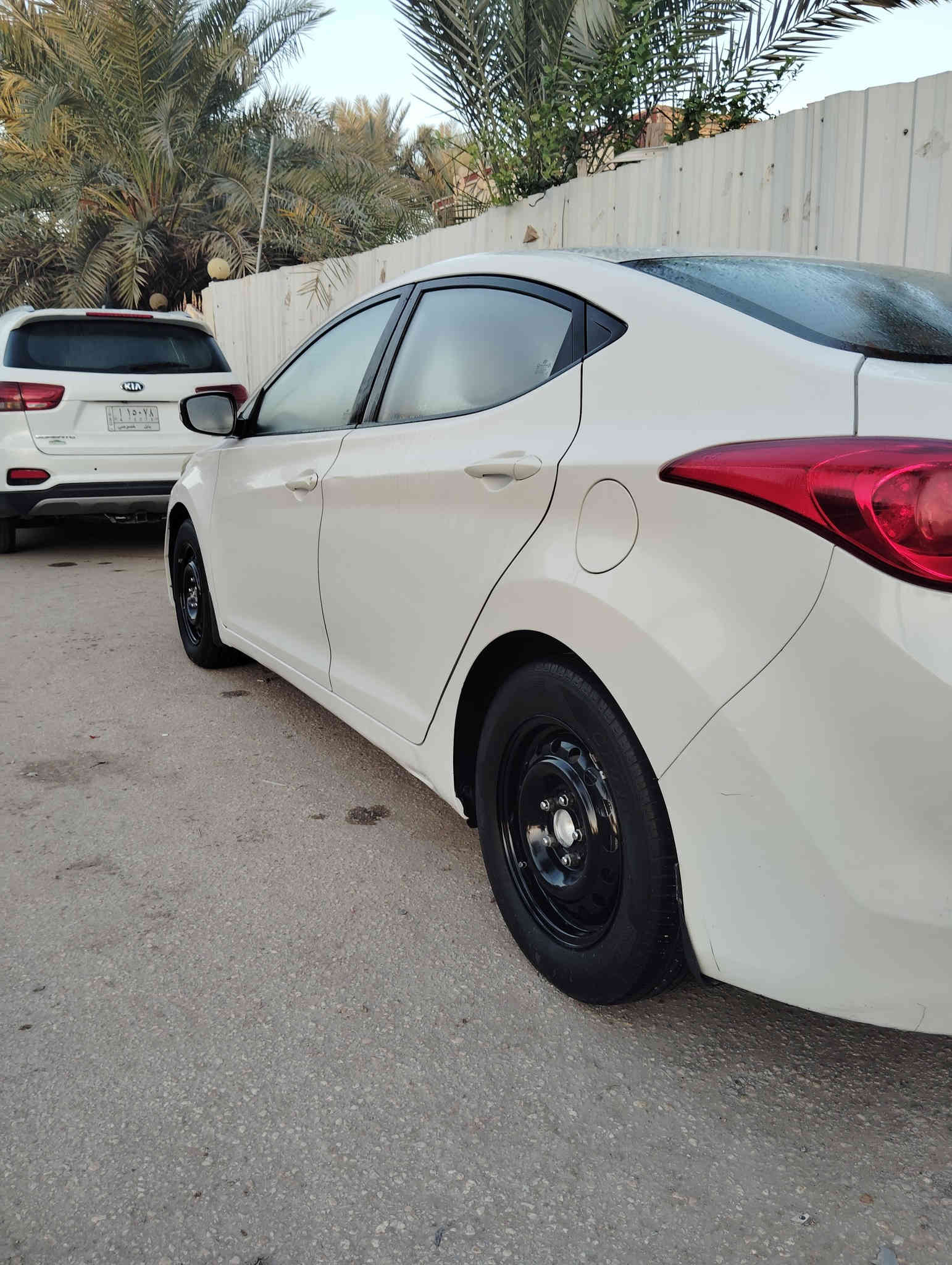 النترا خليجي موديل 2011 رقم اربيل الماني السياره بيها شيرين صبغ بطرف البنيد فقد الباقي كفاله من صبغ وتبديل وبارد جاهزه السياره كير محرك تبريد ثلج🥶 حداديه تمام  ماعايزه كلشي السياره جديده وترابها كلش حلو وصفاحه موس بلا جلوخ
ولا شخوط السياره أحله من الصور 
محرك 1800  جيد 💢. شاشة 💢
السعر المطلوب ((  109 $ )) بيها مجال للشراي للاستفسار الاتصال على الرقم *********** ( تراهم مراوس حسب القناعه)
