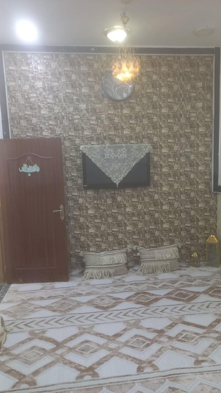 دار للبيع مساحة ١٠٠ متر طابق ونص كونكريت قرب مدرسة جبل الصبر للاستفسار ***********
