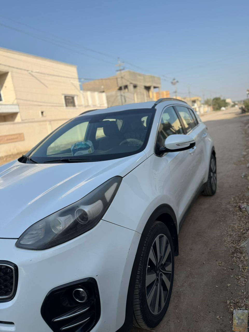 السلام عليكم
للبيع كيا سبورتج 2017 خليجي مكفوله كفاله عامه
رقم بابل انكليزي بأسمي تحويل مباشر
مكينه 2000 دوش ماشيه 159
السياره بوضع الشركة

محرك وكير وحدادية وتخم تاير  منظومة زنون جديده جاهزة من جميع النواحي
للبيع فقط
مكان السياره بابل / محاويل /ناحيه الامام
السعر 177 وبي مجال بسيط
للاستفسار
***********
