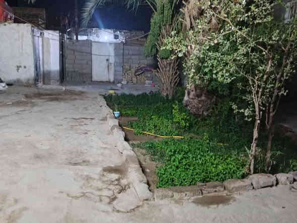 سلام عليكم بيت البيع الرميثه 
حي الصادق  قرب جامع ال هجام مساحه ٤٠٠ متر زراعي بي إقرار محكمه بي ٤ غرف صاله براني ١٠ في ٤ مطبخ مقرنص بلباب حمامات داخلي وخارجي السعر👈 خاص 👉*********** واتساب أو اتصال
